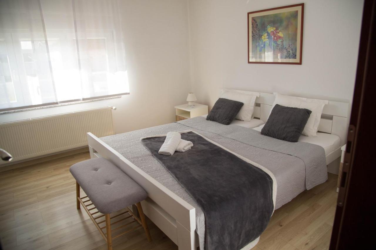 Apartmani Baotic Zupanja Exterior foto