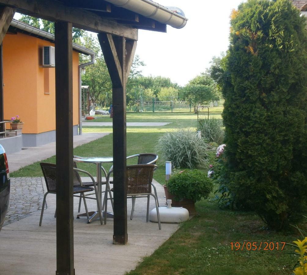Apartmani Baotic Zupanja Exterior foto