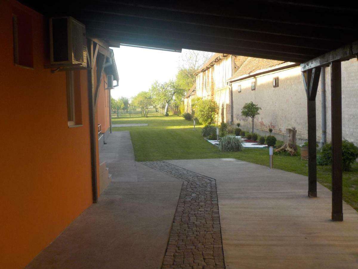 Apartmani Baotic Zupanja Exterior foto