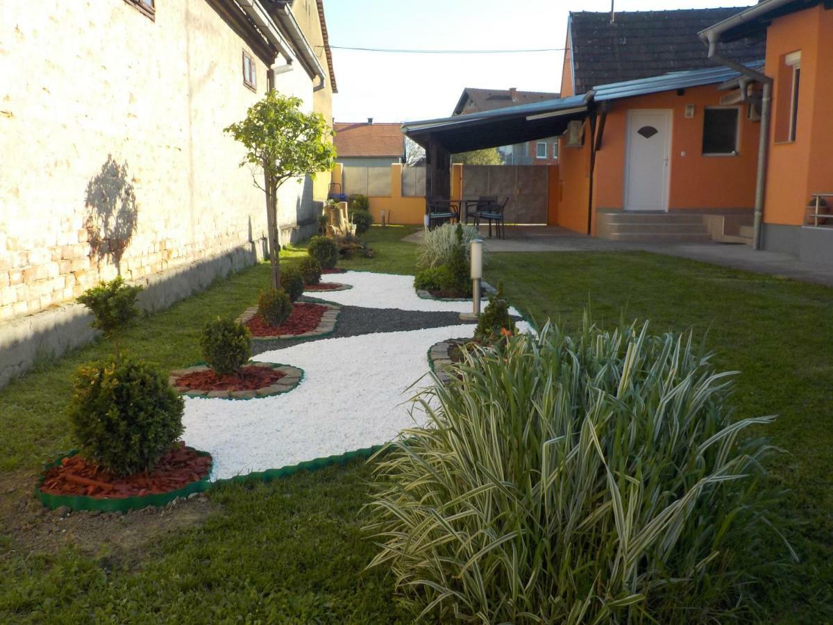 Apartmani Baotic Zupanja Exterior foto