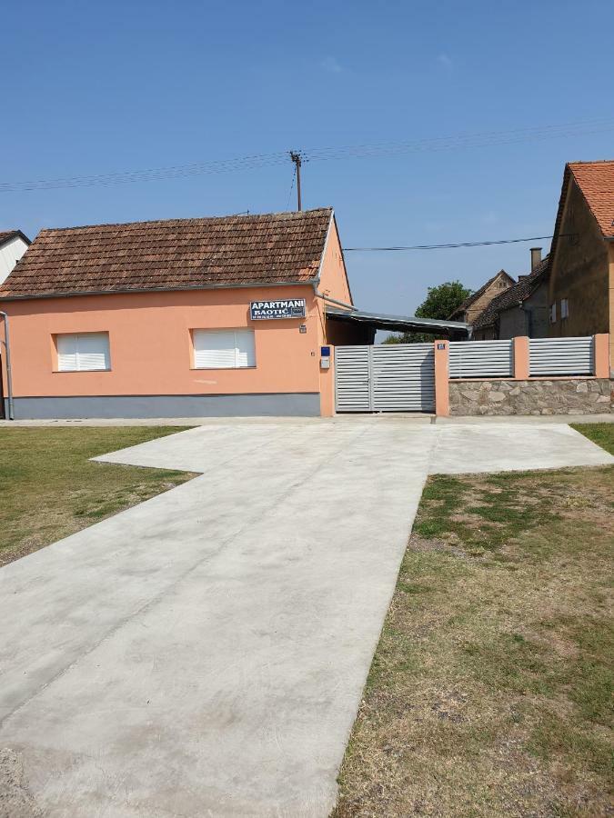 Apartmani Baotic Zupanja Exterior foto